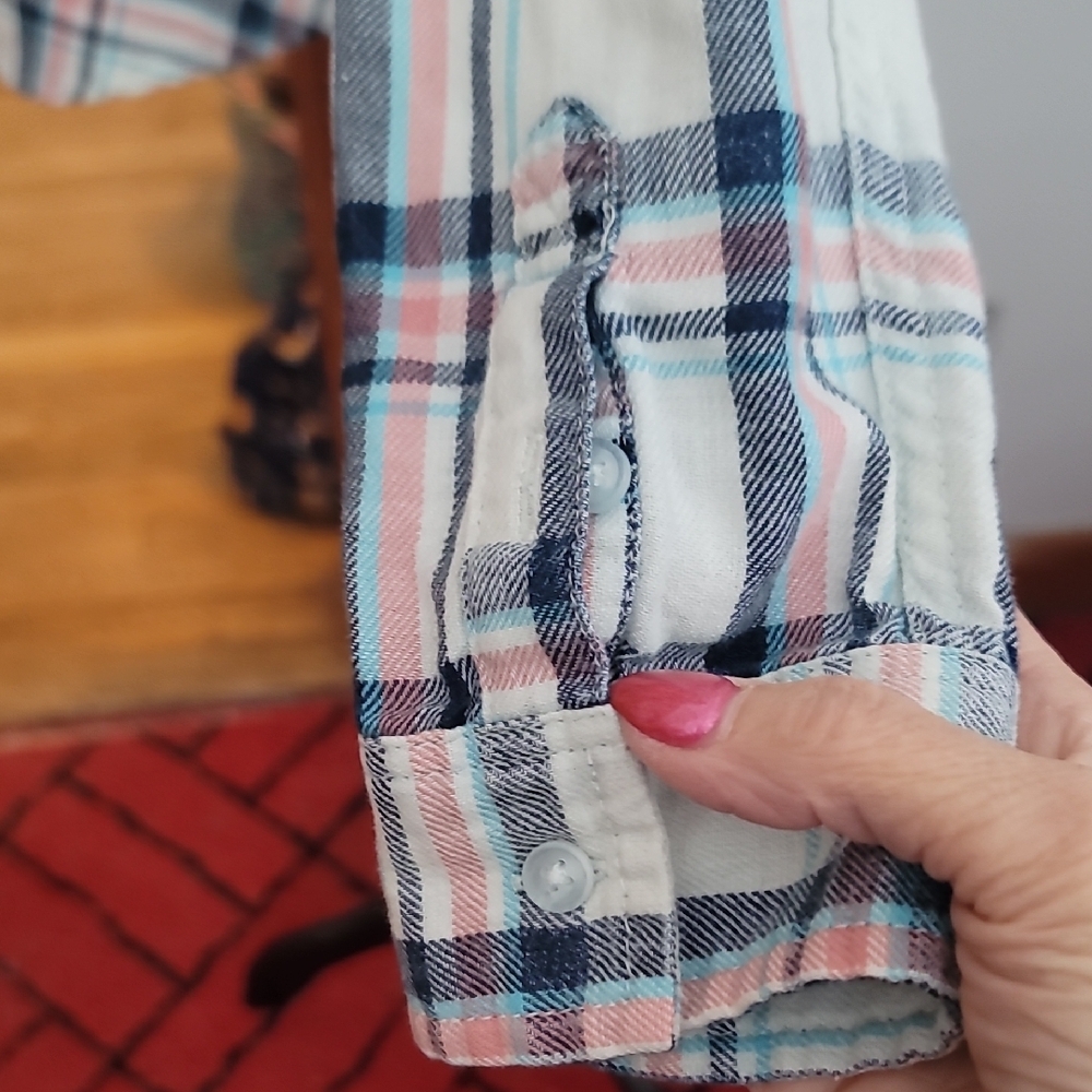 American Eagle Outfitters Blue and Pink Plaid Shirt - Picture 7 of 11